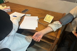 کنترل رایگان فشار خون در هفته ملی کنترل فشار خون برای مراجعه کنندگان به کلینیک بعثت